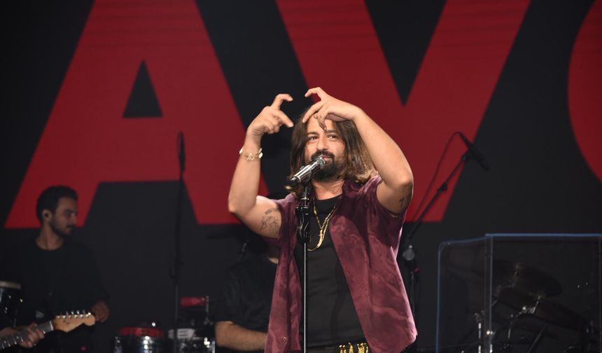 Kıbrıs’ta Koray Avcı rüzgarı esti