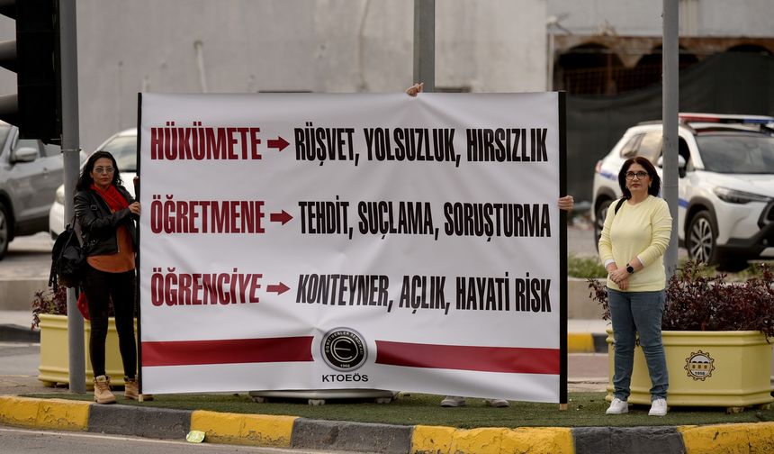 KTOEÖS, Başbakanlık ışıklarında eylem yaptı