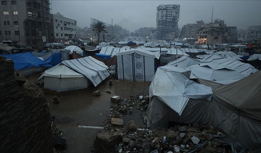 Gazze’de sağanak: Şifa Hastanesi sular altında