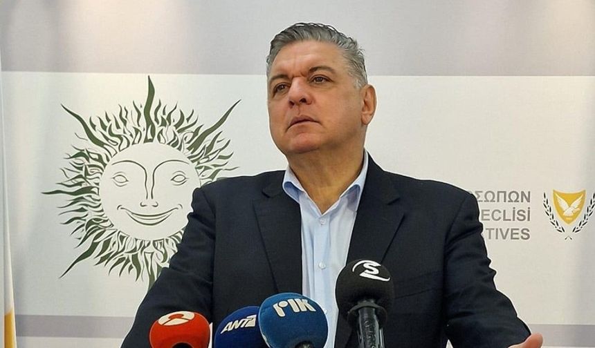 Sikas dokunulmazlık hakkından feragat etti