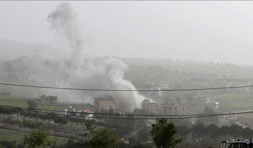 İsrail basını: "Ordu, Lübnan-Suriye sınırındaki bölgelere kimyasal madde püskürtüyor"