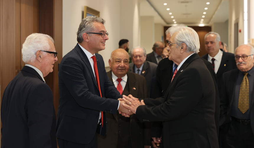 Cumhurbaşkanı Erhürman, TMT Mücahitler Derneği yetkililerini kabul etti