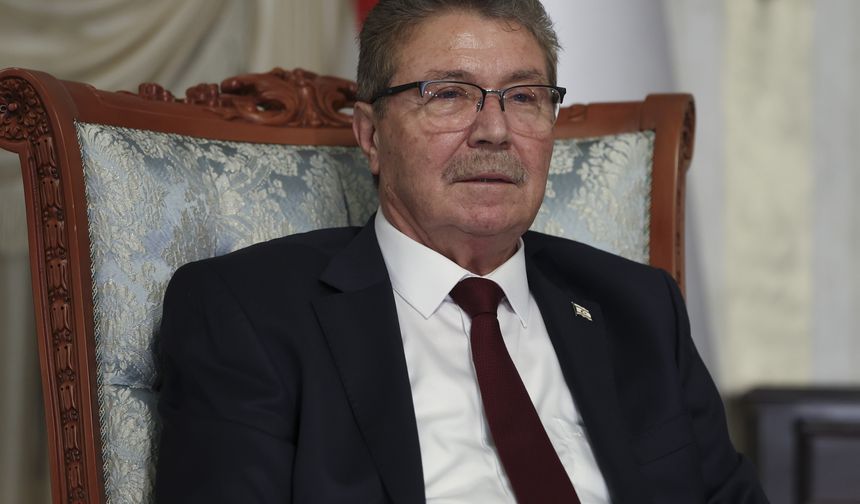 Başbakan Üstel: "Kıbrıs Türkü yalnız değil"