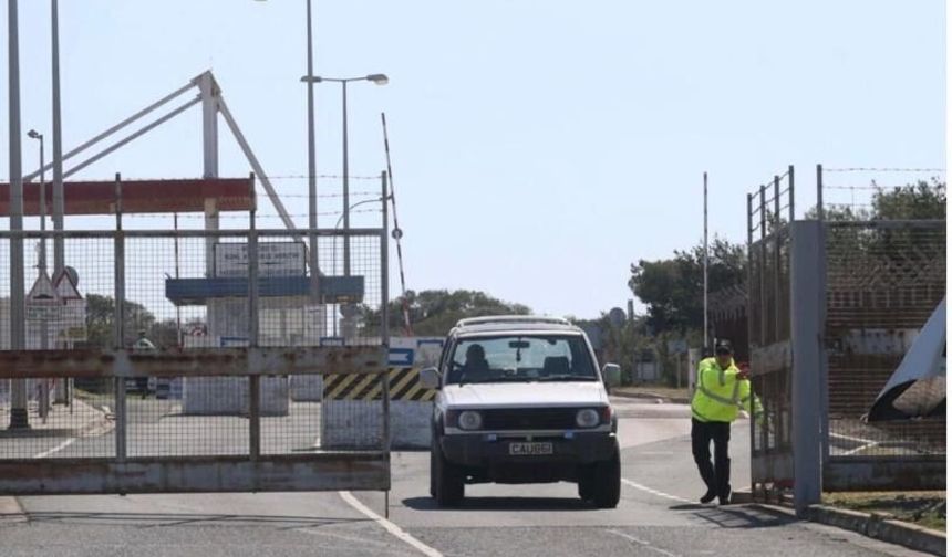 Shahed türü IHA ile saldırı gerçekleştirilen Ağrotur üssünde öğle saatlerinde yeniden sirenlerin çalmaya başladı