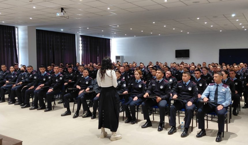 Polis Okulu öğrencileri ilik donörü olmak için örnek verdi