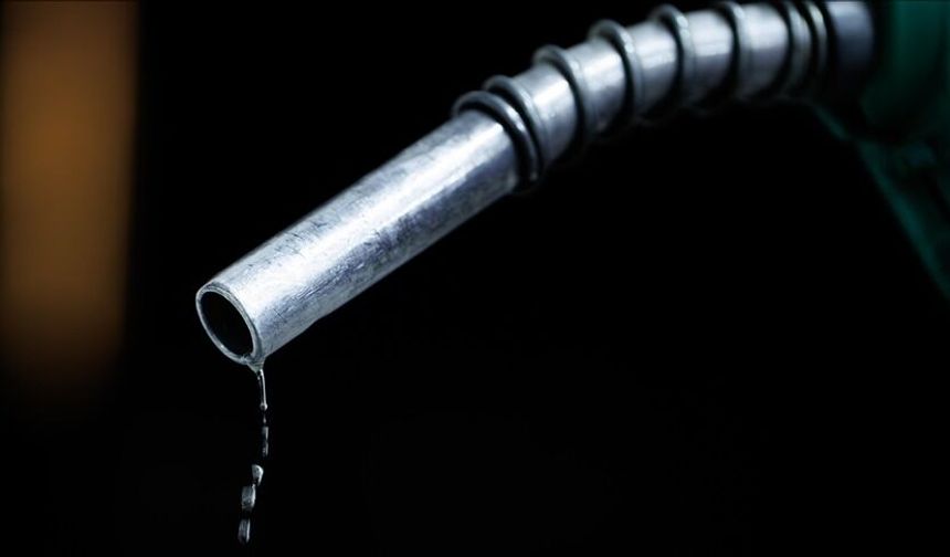 Türkiye zorunlu petrol stoklarını piyasaya açıyor