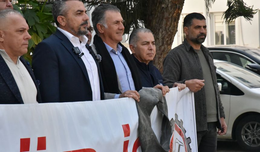 Hür-İş Federasyonu’ndan Maliye Bakanlığı önünde protesto eylemi… “Zamları kabul etmiyoruz”