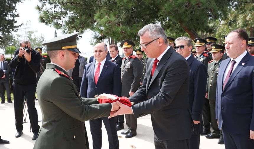 Çanakkale Zaferi’nin 111’inci yıl dönümünde şehitler, Boğaz Şehitliği’nde anıldı