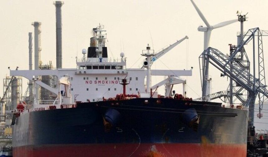 Uraloğlu: “Karadeniz'de petrol tankerinin İDA ile vurulduğunu düşünüyoruz”