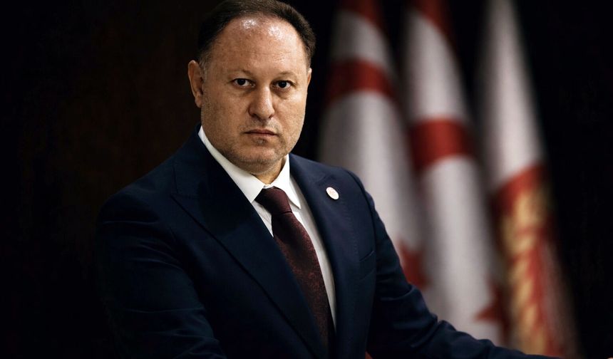 Öztürkler'den Hristodulidis'e tepki: “Hristodulidis her gün yeni bir hayale uyanıyor"