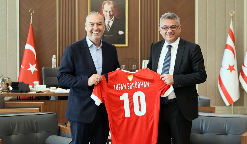 Cumhurbaşkanı Erhürman, KTFF başkanı ve yönetim kurulu üyelerini kabul etti