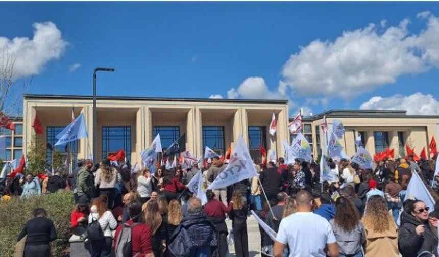 Hükümet ile sendikalar görüşüyor