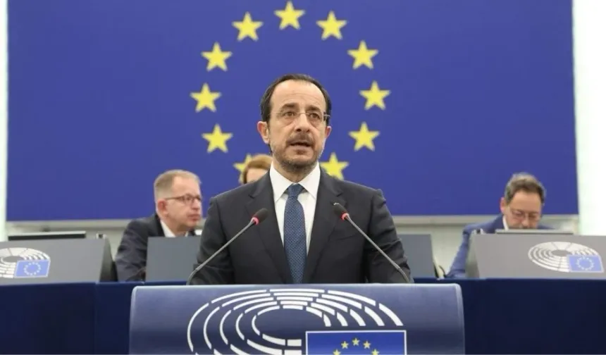 Hristodulidis: Kriz sona erdiğinde "sömürge kalıntısı" İngiliz üslerinin varlığı yeniden ele alınmalı