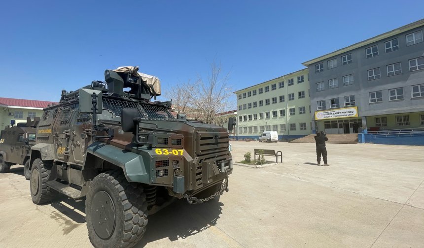 Şanlıurfa-Siverek'te okula düzenlenen silahlı saldırıda 16 kişi yaralandı