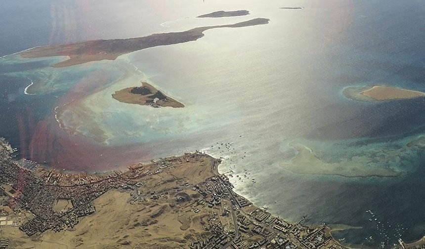 İran Hürmüz Boğazı'nı yeniden kapattı