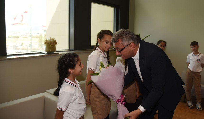 Cumhurbaşkanlığı koltuğuna oturan Masal Şevki: “Güven için devlet harcamalarının izlenebildiği sistem kurardım”