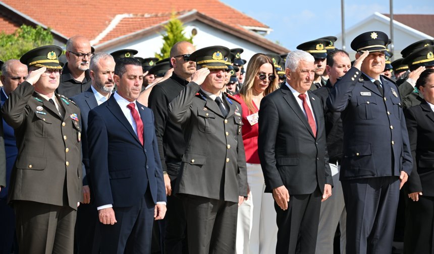 Özçınar, 23 Nisan Ulusal Egemenlik ve Çocuk Bayramı kutlama törenine katıldı