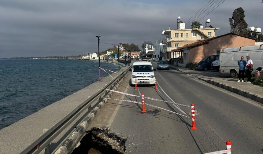 Gemikonağı sahil yolunda çökme
