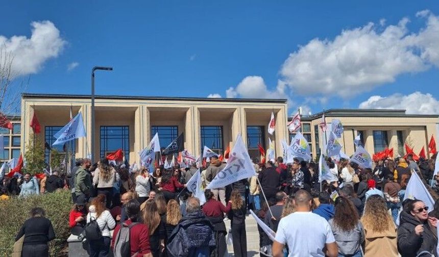 Sendikalar grevi askıya aldı