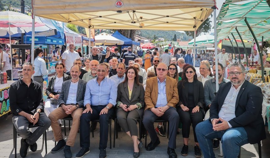İncirli, Yeşilırmak Çilek ve Kıbrıs İpek Koza Festivali'ni ziyaret etti