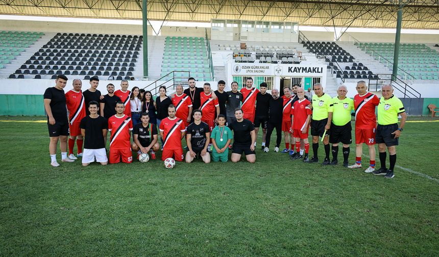 Meclis futbol takımı Üniversite Öğrencileri Derneği ile karşı karşıya geldi