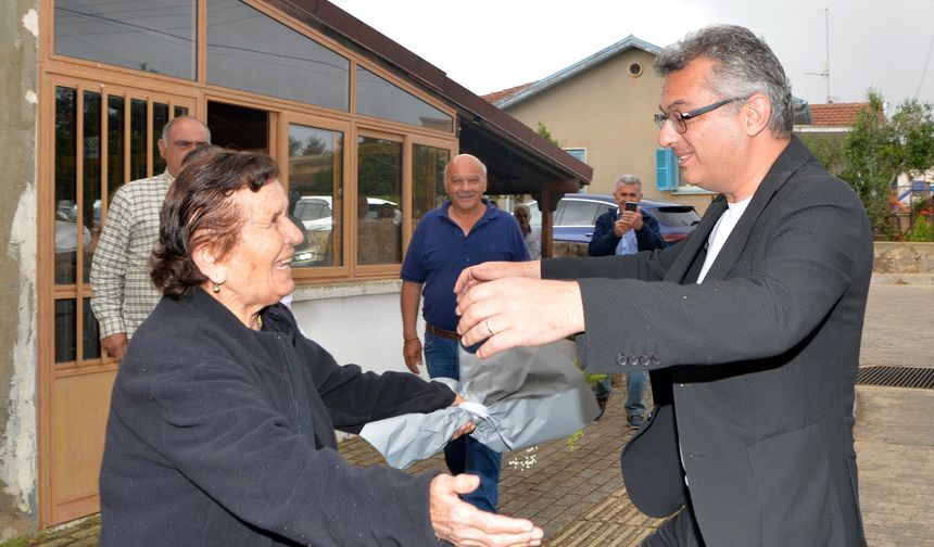 Cumhurbaşkanı Erhürman Karapaşa Köyü'nü ziyaret etti