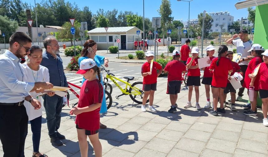 Şehit Mehmet Eray İlkokulu öğrencilerine güvenli trafik eğitimi