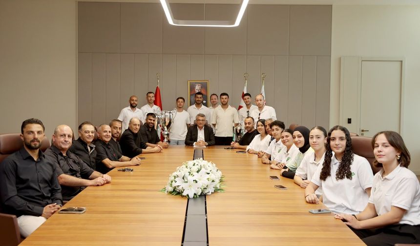 Cumhurbaşkanı Tufan Erhürman, Gençlik Gücü Türk Spor Kulübü'nü kabul etti