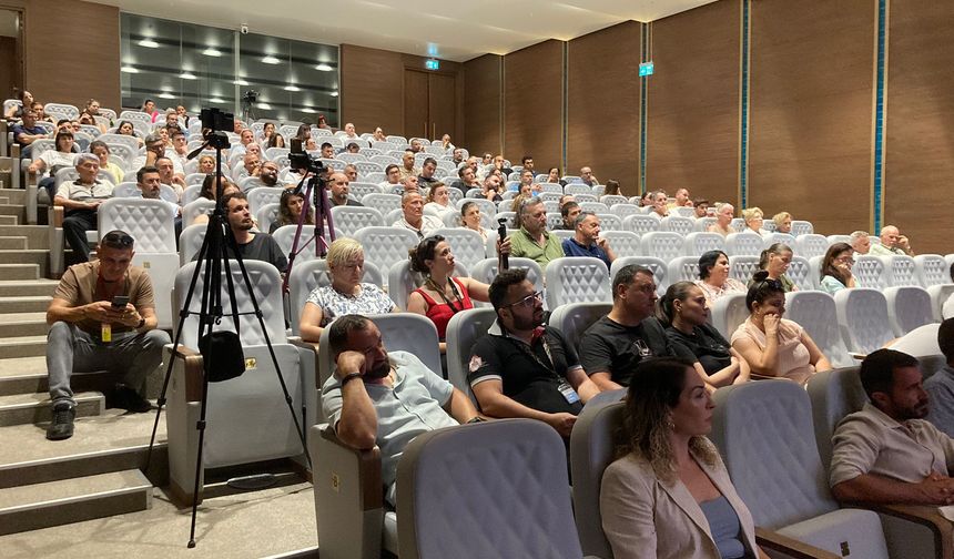 Kimliksizler Derneği bilgilendirme toplantısı düzenledi