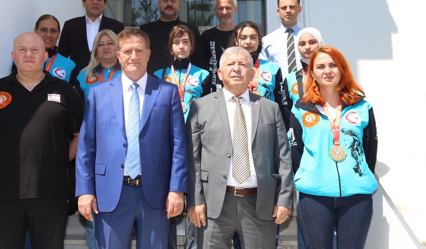 Arıklı: “Uluslararası başarı kazanan sporcularımız ülkemizin pırlantalarıdır”