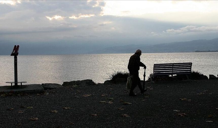Yalnızlık Alzheimer riskini artırıyor