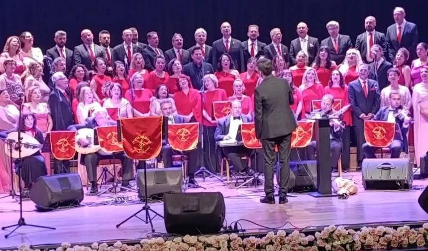 VAKUSAD Türk Sanat Müziği Korosu Isparta’da konser verdi