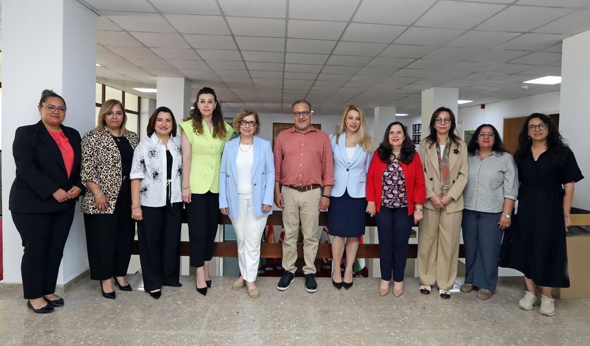 DİMED'den Kemal Saraçoğlu Vakfı’na bağış