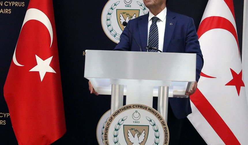 Dışişleri Bakanı Ertuğruloğlu, askeri ataşeleri kabul etti