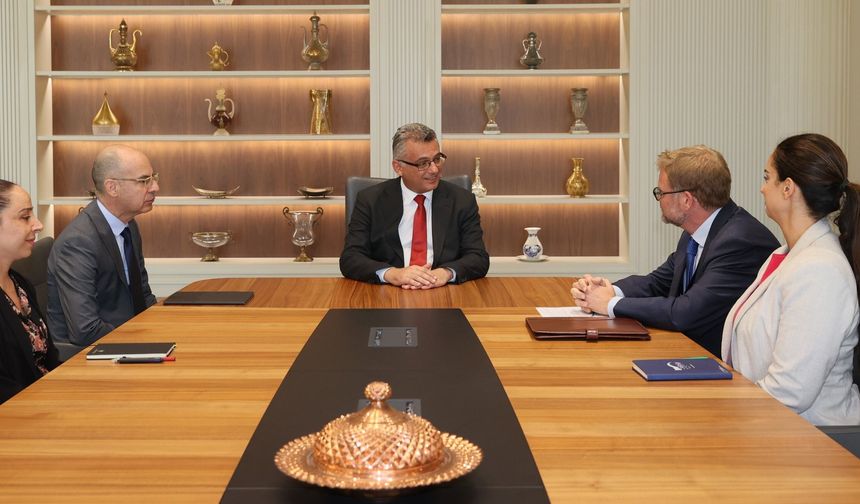 Erhürman, Hagström'ü kabul etti