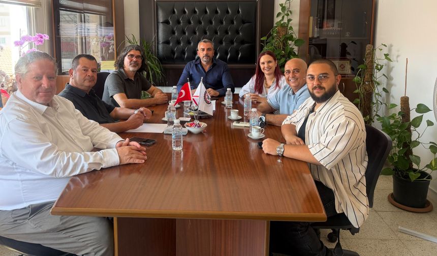 Bağımsızlık Yolu, Hür-İş Federasyonu'nu ziyaret etti