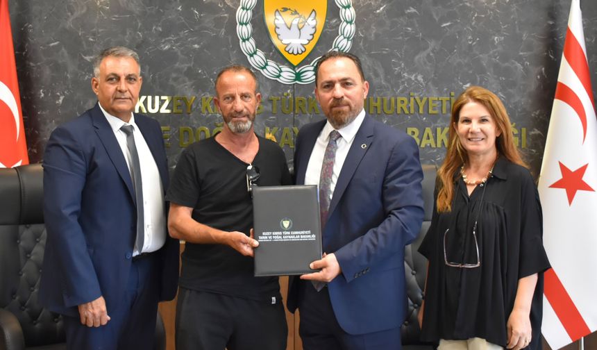 Çavuş, balıkçı barınaklarının işletilmesine ilişkin protokole imza attı