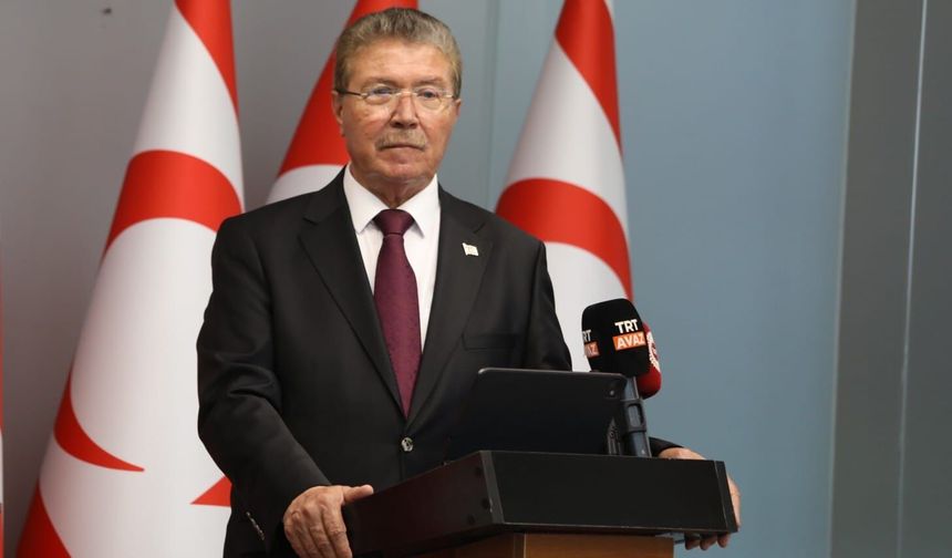 Üstel Erhürman'a acil şifalar diledi