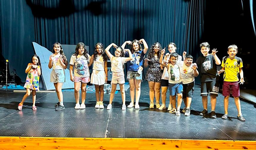 “Gençlik Sahnesi” kurs programı başladı