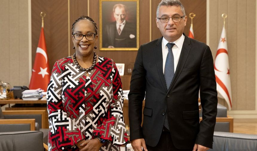 Erhürman, Dünya Tabipler Birliği Başkanı Dr. Jacqueline Kitulu’yu kabul etti