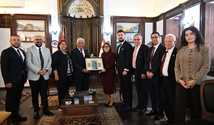 Özçınar, Gaziantep Büyükşehir Belediye Başkanı Şahin ile görüştü
