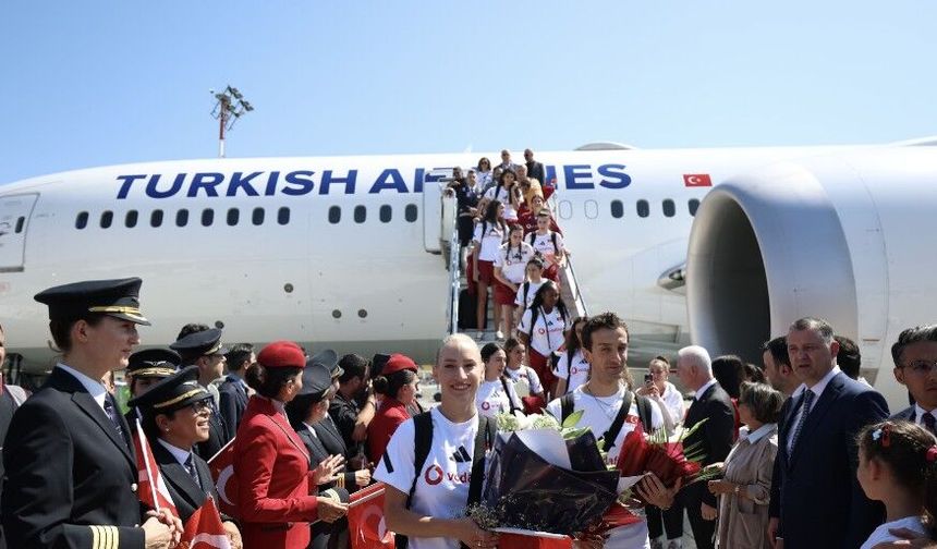 Filenin Sultanları şampiyonluk sonrası Türkiye'ye döndü