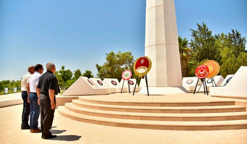 Cumhuriyet Parkı Anıtı’nda çelenk sunma töreni yapıldı