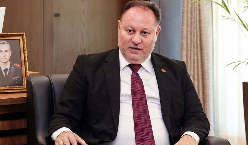 Ziya Öztürkler: First Fm’in 30 yıllık başarısı takdire şayan