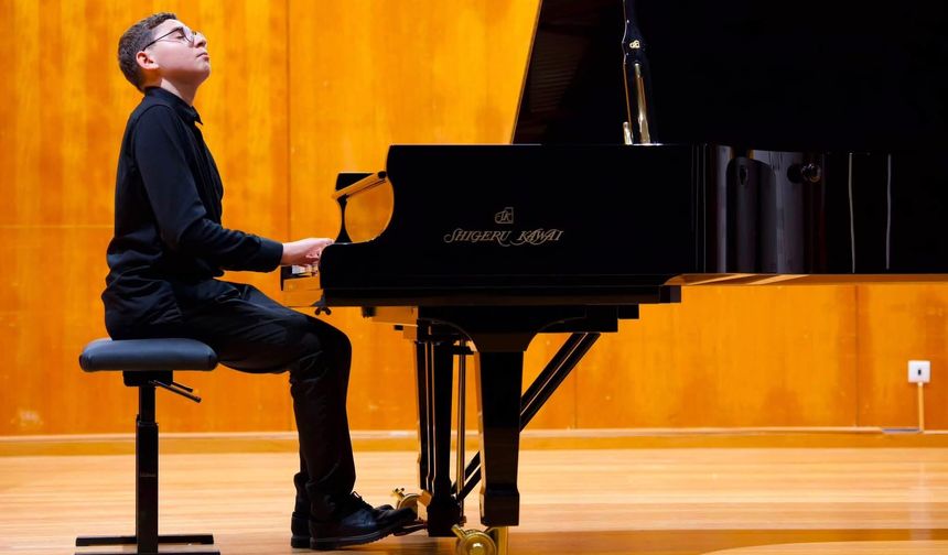 Piyanist Hasan Minalay, İspanya'daki yarışmada ikinci oldu