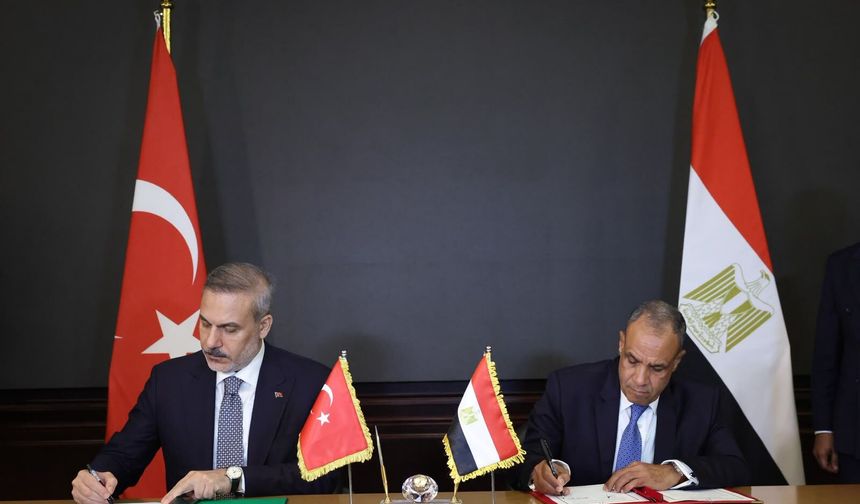 Türkiye ile Mısır arasında çeşitli belgeler imzalandı