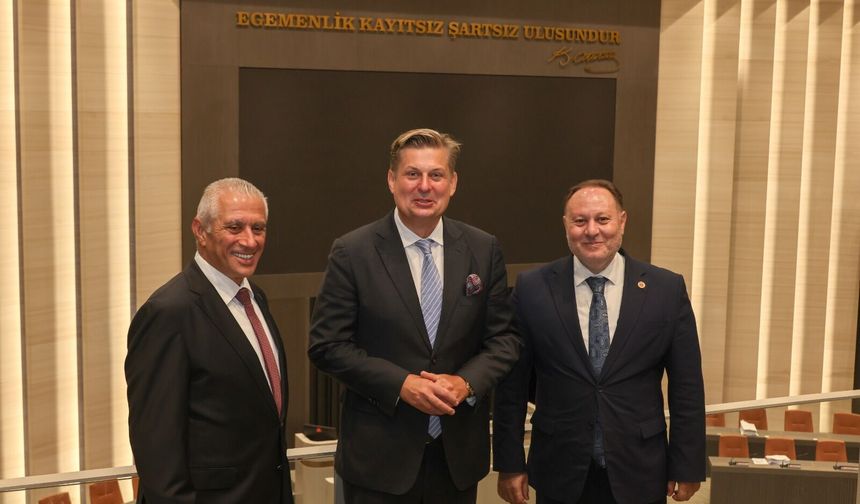 Öztürkler, Almanya Federal Meclisi AfD Milletvekili Maximilian Krah’ı kabul etti