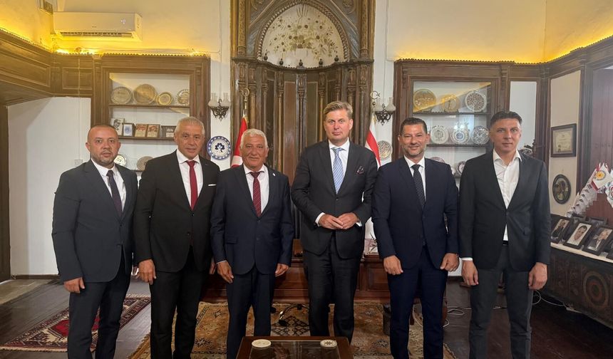 Krah, Kıbrıs Türk Belediyeler Birliği’ni ziyaret etti