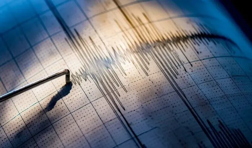 Endonezya'da 6,6 büyüklüğünde deprem