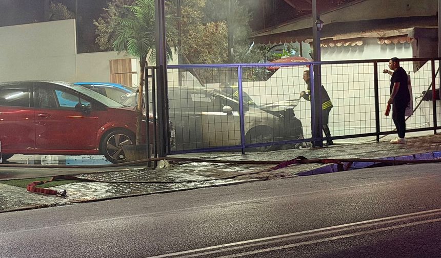 Lefkoşa’da bir oto galeride araç kundaklandı